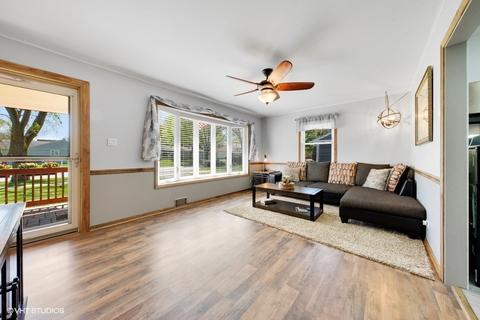 3602 Fremont St, Rolling Meadows, IL 60008 photo 2