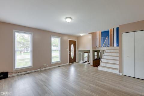 835 Tanglewood Dr, Algonquin, IL 60102 photo 3