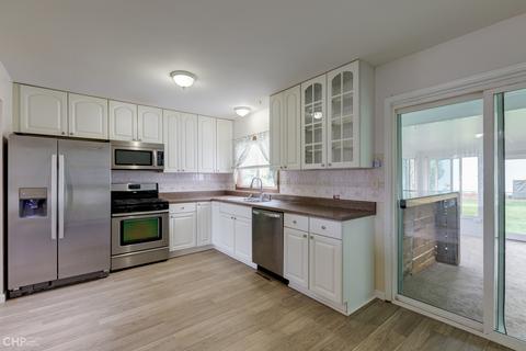 835 Tanglewood Dr, Algonquin, IL 60102 photo 4