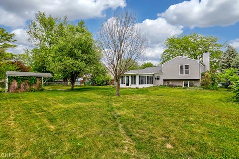 835 Tanglewood Dr, Algonquin, IL 60102 photo 2