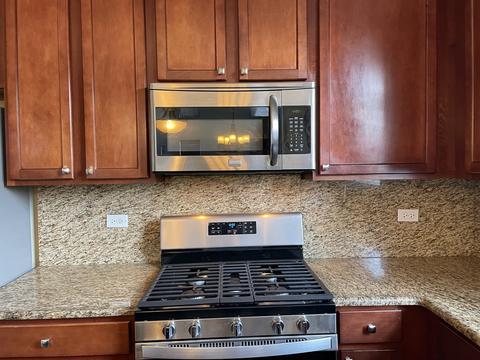861 Suncrest Dr, Aurora, IL 60506 photo 6