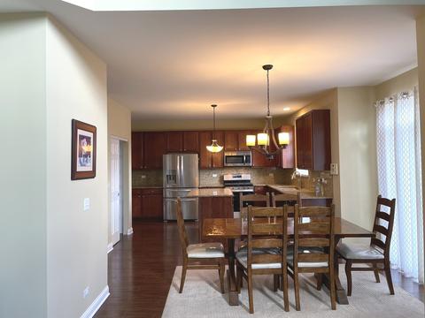 861 Suncrest Dr, Aurora, IL 60506 photo 5