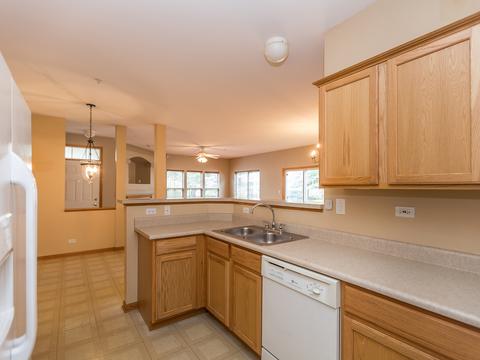 2272 Vanderbilt Dr, Geneva, IL 60134 photo 8