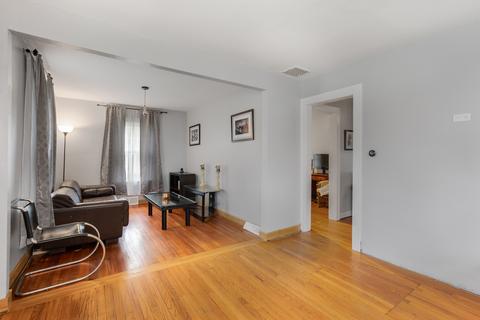 218 S Washington St, Wheaton, IL 60187 photo 3