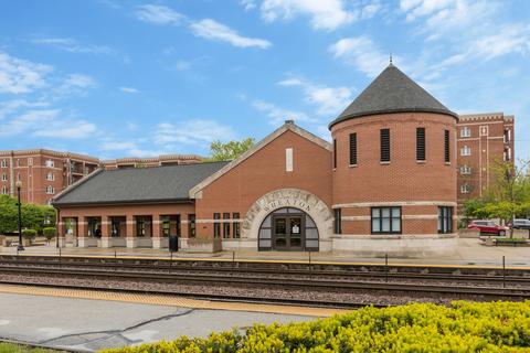 218 S Washington St, Wheaton, IL 60187 photo 13