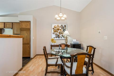1905 Golf View Dr #2B, Bartlett, IL 60103 photo 3