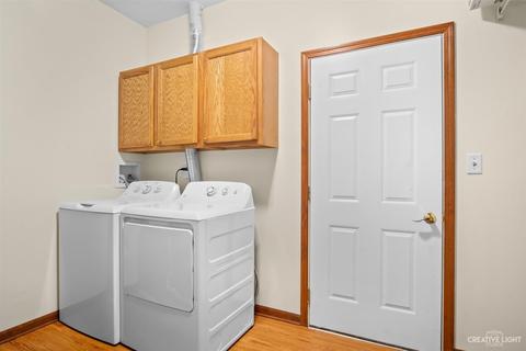 957 Genesee Dr, Naperville, IL 60563 photo 9