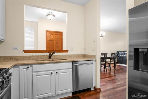 957 Genesee Dr, Naperville, IL 60563 photo 7
