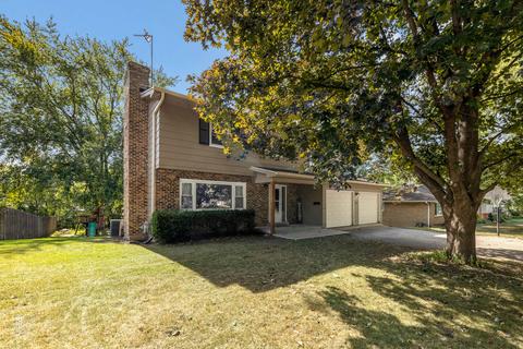 637 Webster St, Algonquin, IL 60102 photo 2