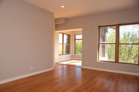 1024 E 46th St #4W, Chicago, IL 60653 photo 4