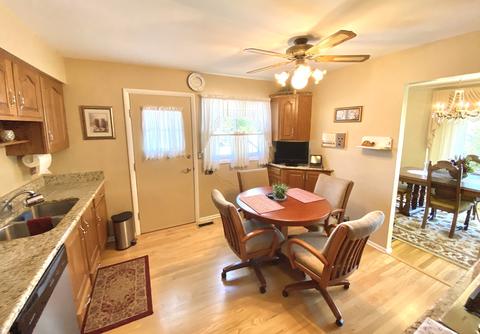 1455 Cooper Rd, Hoffman Estates, IL 60169 photo 2