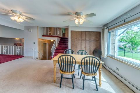 535 Bell Dr, Des Plaines, IL 60016 photo 9