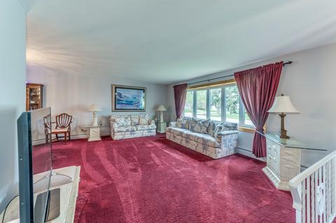 535 Bell Dr, Des Plaines, IL 60016 photo 4