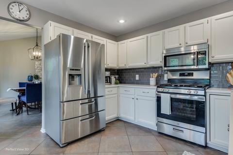 573 Plank Rd, Naperville, IL 60563 photo 9