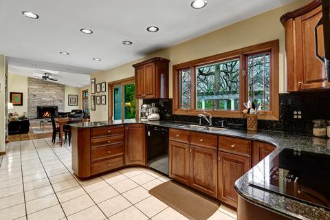 17 W162 87th St, Willowbrook, IL 60527 photo 9