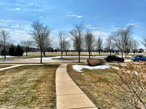 3609 Hyde Park Ct, Elgin, IL 60124 photo 2