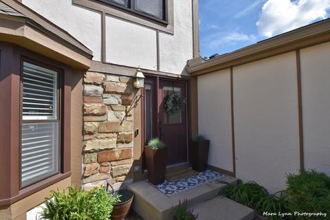 1109 Wheaton Oaks Dr, Wheaton, IL 60187 photo 4