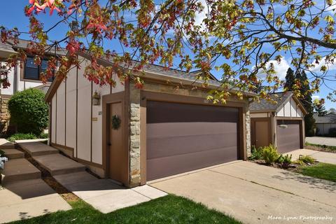 1109 Wheaton Oaks Dr, Wheaton, IL 60187 photo 2