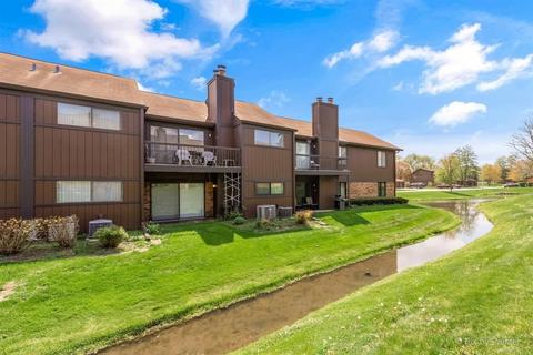 8 Creekside Cir #B, Elgin, IL 60123 photo 17