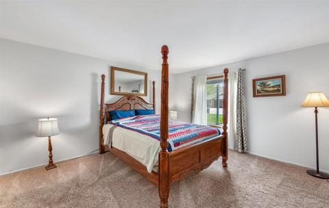8 Creekside Cir #B, Elgin, IL 60123 photo 10