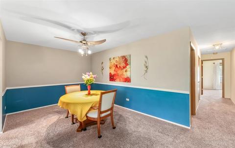 8 Creekside Cir #B, Elgin, IL 60123 photo 5
