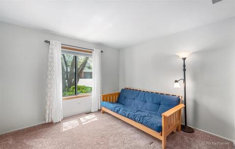 8 Creekside Cir #B, Elgin, IL 60123 photo 11