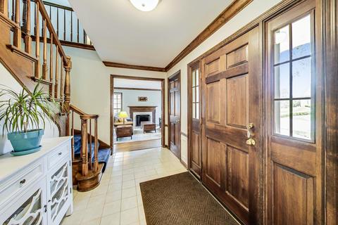 8931 Royal Dr, Burr Ridge, IL 60527 photo 5