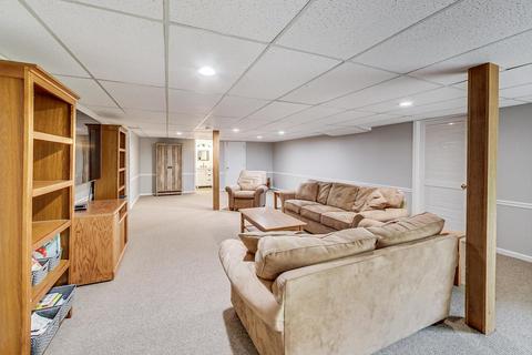 8931 Royal Dr, Burr Ridge, IL 60527 photo 30