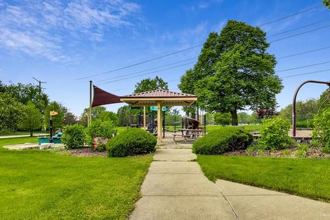 8931 Royal Dr, Burr Ridge, IL 60527 photo 45