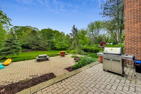 8931 Royal Dr, Burr Ridge, IL 60527 photo 41