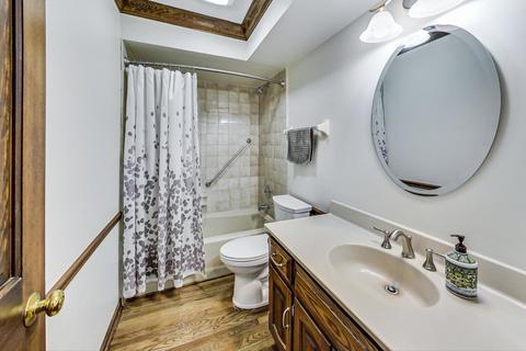 8931 Royal Dr, Burr Ridge, IL 60527 photo 36