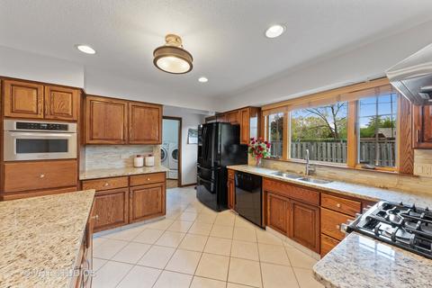 669 E Turner Ave, Roselle, IL 60172 photo 7