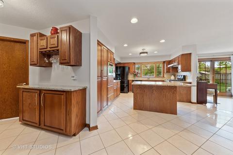 669 E Turner Ave, Roselle, IL 60172 photo 11