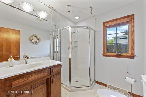 669 E Turner Ave, Roselle, IL 60172 photo 17