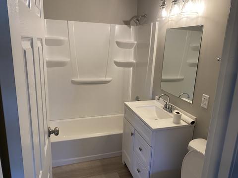 1016 Althoff Dr, Mchenry, IL 60051 photo 9