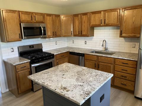 1016 Althoff Dr, Mchenry, IL 60051 photo 2