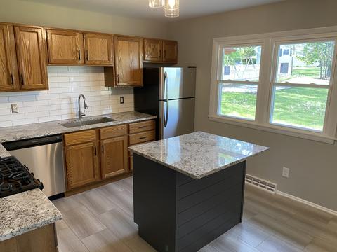 1016 Althoff Dr, Mchenry, IL 60051 photo 3