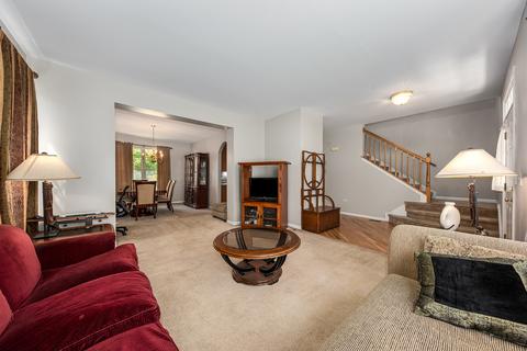351 Plainview Dr, Bolingbrook, IL 60440 photo 3