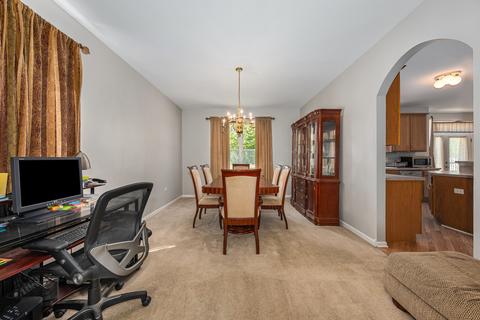 351 Plainview Dr, Bolingbrook, IL 60440 photo 6