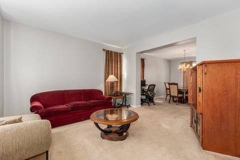 351 Plainview Dr, Bolingbrook, IL 60440 photo 2