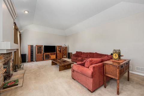 351 Plainview Dr, Bolingbrook, IL 60440 photo 13