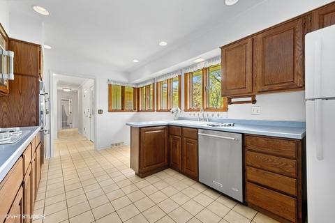 170 E Thorndale Ave, Roselle, IL 60172 photo 6
