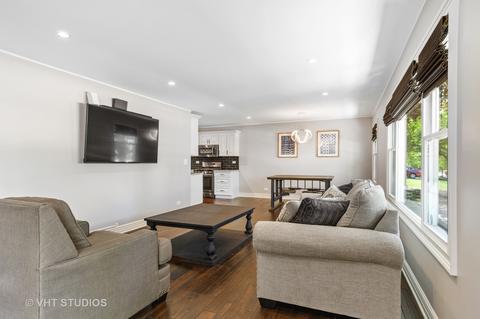 675 Mohave St, Hoffman Estates, IL 60169 photo 3
