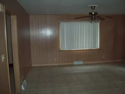 203 S Main St, Ohio, IL 61349 photo 7