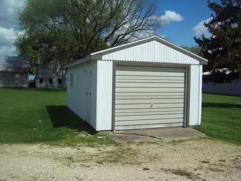 203 S Main St, Ohio, IL 61349 photo 4