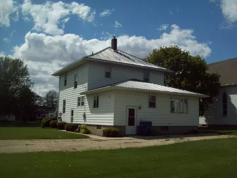 203 S Main St, Ohio, IL 61349 photo 2