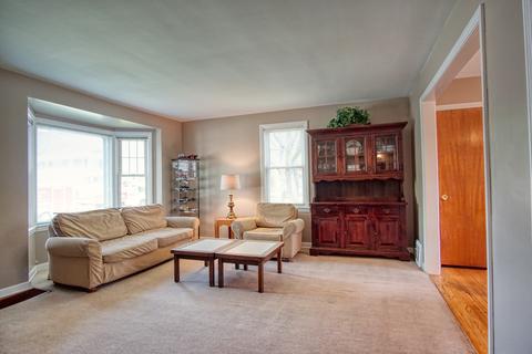 671 S Spring Rd, Elmhurst, IL 60126 photo 3