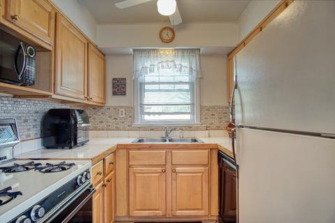 671 S Spring Rd, Elmhurst, IL 60126 photo 7
