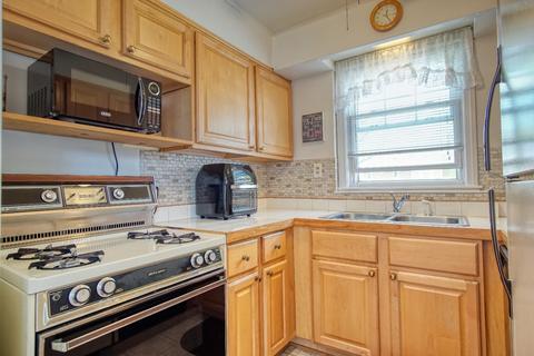 671 S Spring Rd, Elmhurst, IL 60126 photo 8