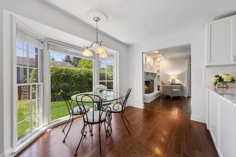 937 Buckingham Dr, Wheaton, IL 60189 photo 5